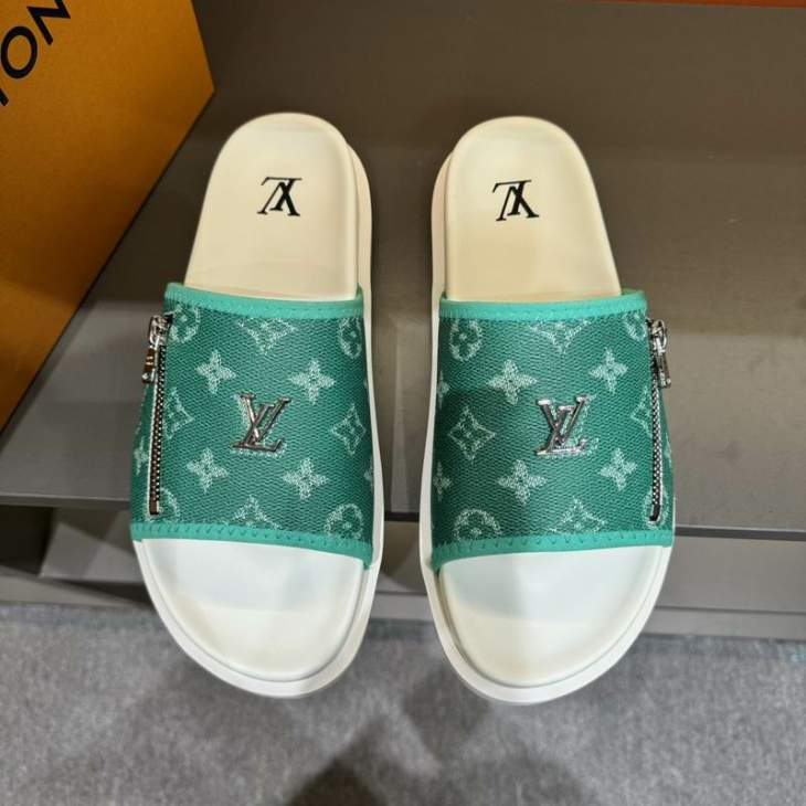 Picture of Louis Vuitton Slippers _SKULVsz38-45jyh0545822